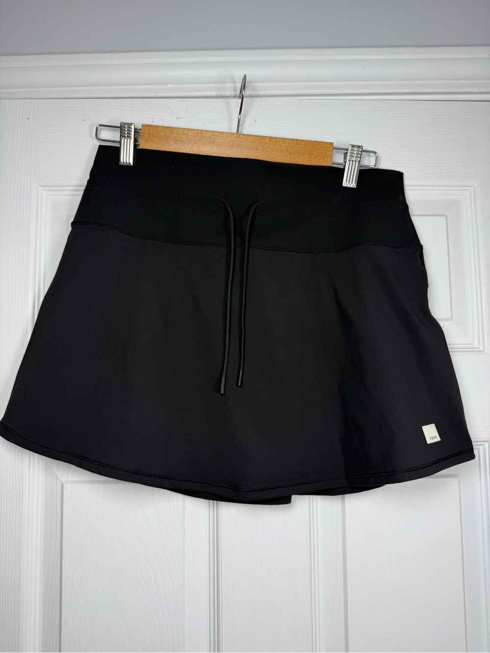 Vuori Size M • Daily Skirt Black 14" Tenniscore Skort.